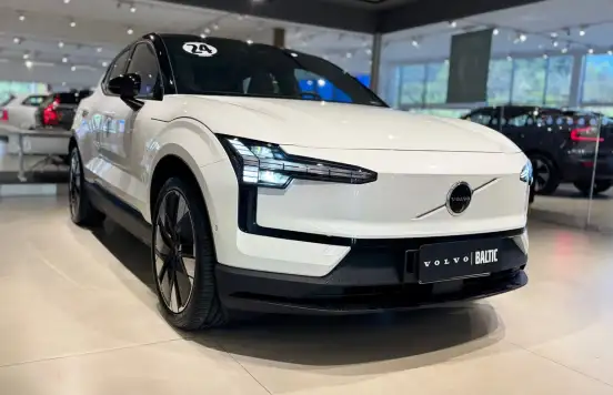 VOLVO-EX30-2024