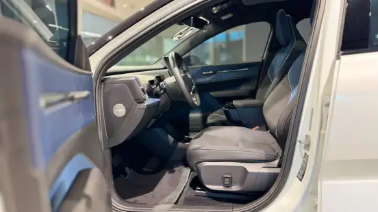 VOLVO-EX30-2024