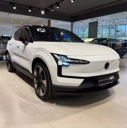 VOLVO-EX30-2024