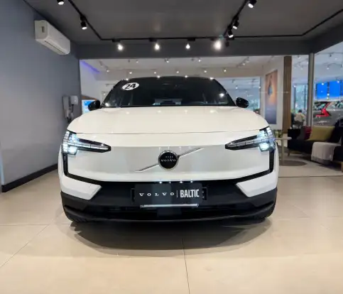 VOLVO-EX30-2024