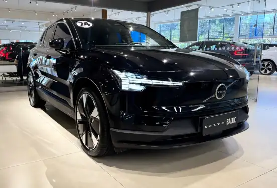 VOLVO-EX30-2024
