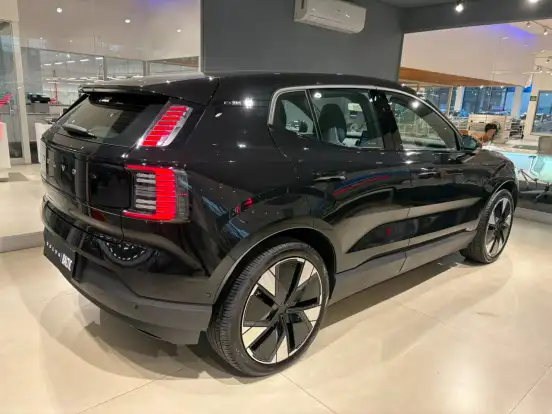 VOLVO-EX30-69 KW ELÉTRICO ULTRA VOLVO-EX30-2024