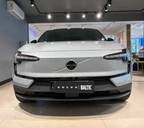 VOLVO-EX30-2024