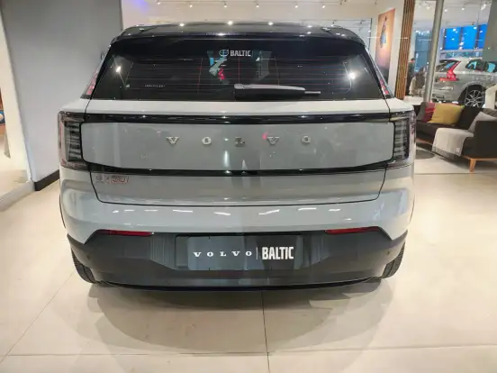 VOLVO-EX30-2024