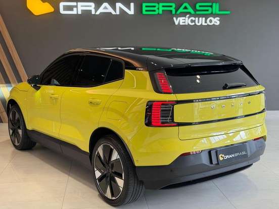 VOLVO-EX30-2024