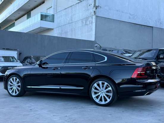 VOLVO-S90-2019