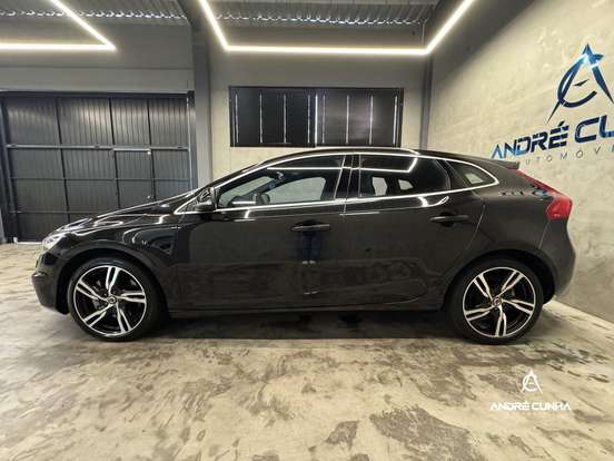 VOLVO-V40-2.0 T5 R-DESIGN GASOLINA 4P AUTOMÁTICO VOLVO-V40-2017