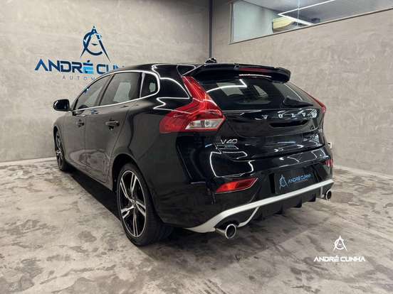 VOLVO-V40-2.0 T5 R-DESIGN GASOLINA 4P AUTOMÁTICO VOLVO-V40-2017