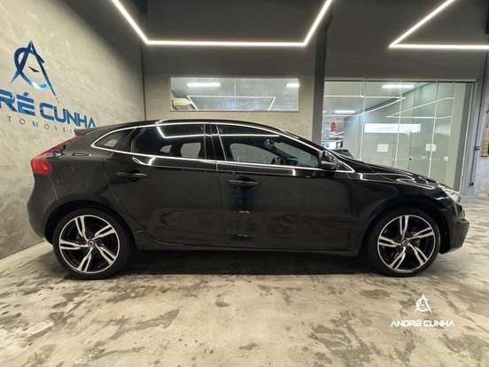 VOLVO-V40-2.0 T5 R-DESIGN GASOLINA 4P AUTOMÁTICO VOLVO-V40-2017