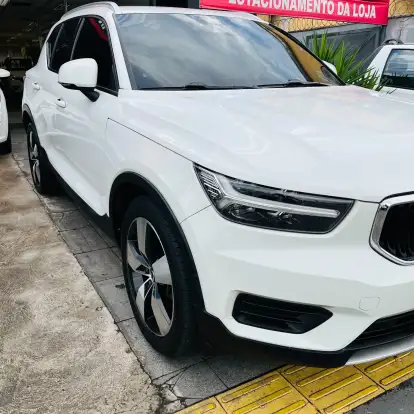 VOLVO-XC40-2019