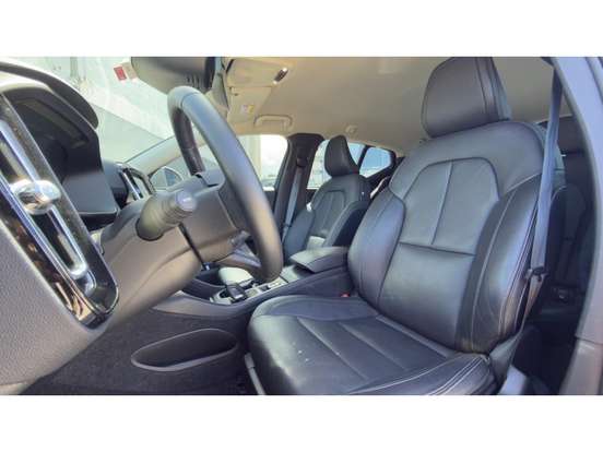 VOLVO-XC40-2.0 T4 GASOLINA MOMENTUM GEARTRONIC VOLVO-XC40-2020