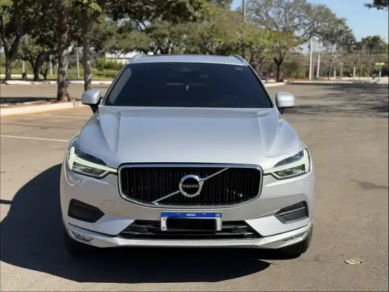 VOLVO-XC60-2017
