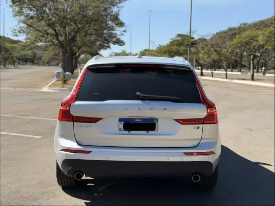 VOLVO-XC60-2.0 T5 GASOLINA MOMENTUM AWD GEARTRONIC VOLVO-XC60-2017