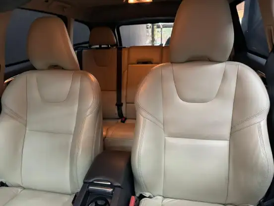 VOLVO-XC60-2017
