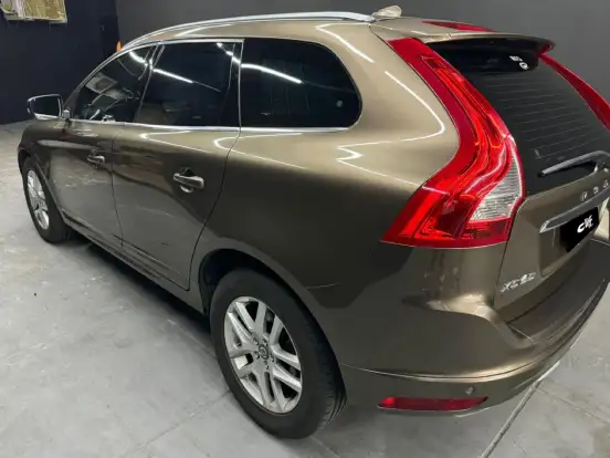VOLVO-XC60-2.0 T5 MOMENTUM GASOLINA 4P AUTOMÁTICO VOLVO-XC60-2017