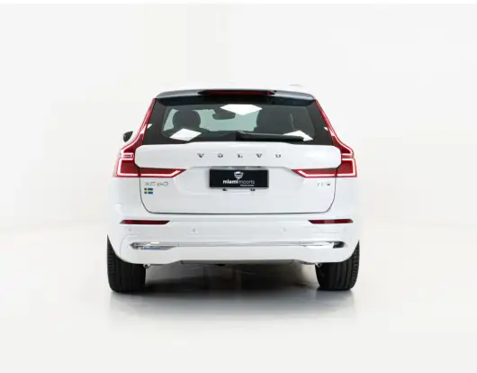 VOLVO-XC60-2025