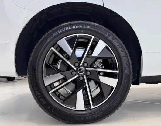 VOLVO-XC60-2025