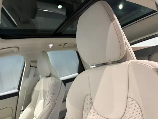 VOLVO-XC60-2025