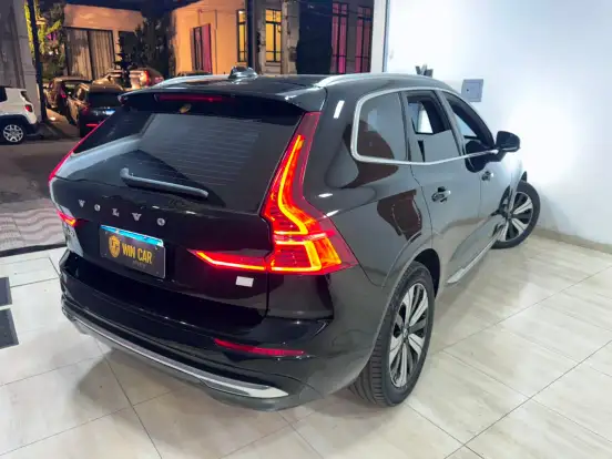 VOLVO-XC60-2023