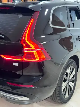 VOLVO-XC60-2023