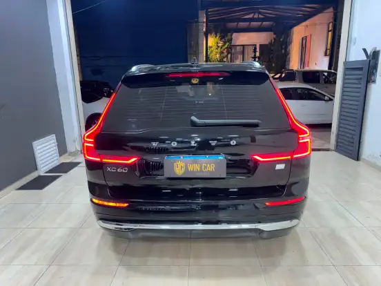 VOLVO-XC60-2023