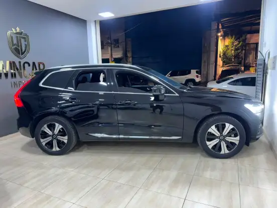 VOLVO-XC60-2023