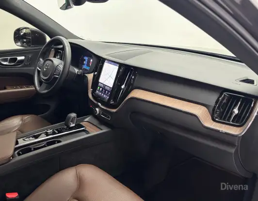 VOLVO-XC60-2022