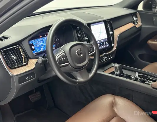 VOLVO-XC60-2022