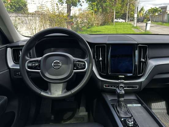 VOLVO-XC60-2.0 T5 GASOLINA MOMENTUM AWD GEARTRONIC VOLVO-XC60-2017