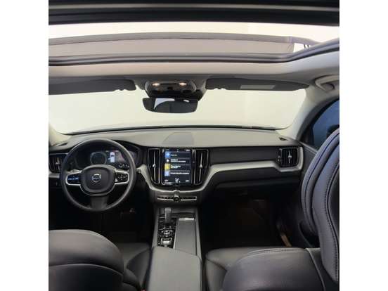 VOLVO-XC60-2021