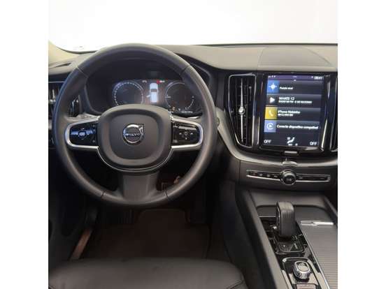 VOLVO-XC60-2021