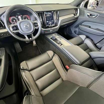 VOLVO-XC60-2020