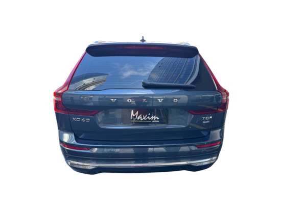 VOLVO-XC60-2025