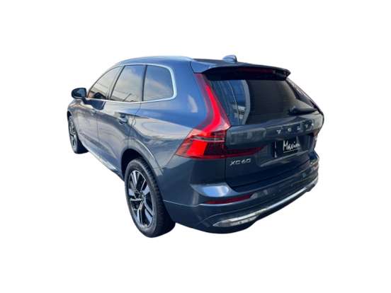 VOLVO-XC60-2025