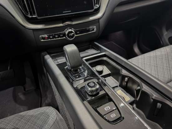 VOLVO-XC60-2.0 T8 PHEV PLUS AWD GEARTRONIC VOLVO-XC60-2025