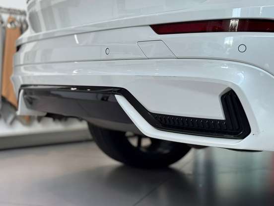VOLVO-XC60-2023