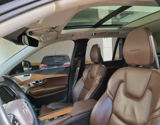 VOLVO-XC90-2019