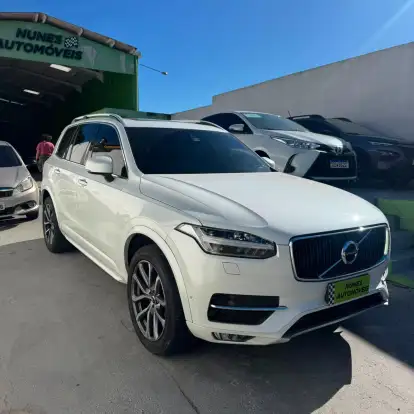 VOLVO-XC90-2017