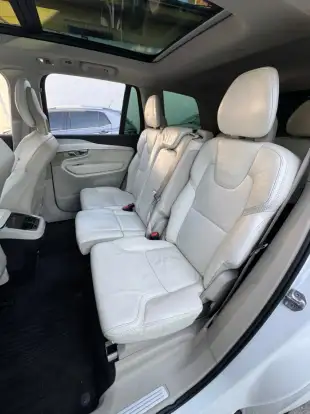 VOLVO-XC90-2017