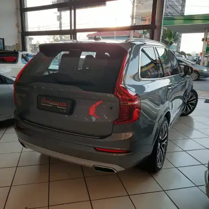 VOLVO-XC90-2020
