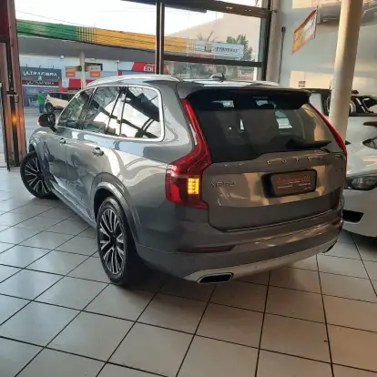 VOLVO-XC90-2020
