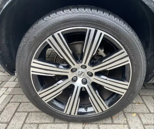 VOLVO-XC90-2021