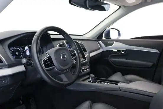 VOLVO-XC90-2019