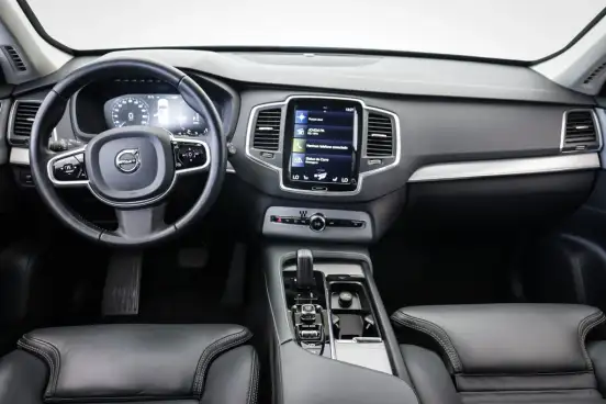 VOLVO-XC90-2019