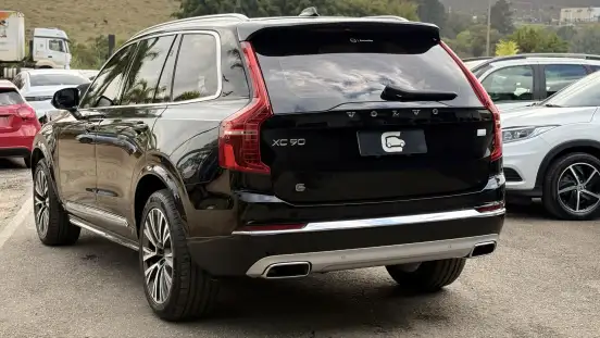 VOLVO-XC90-2020