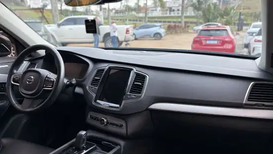 VOLVO-XC90-2020