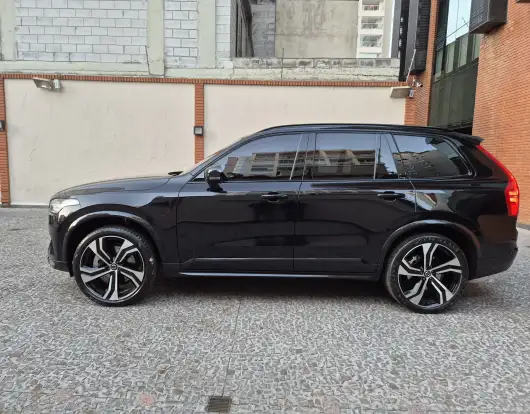 VOLVO-XC90-2023