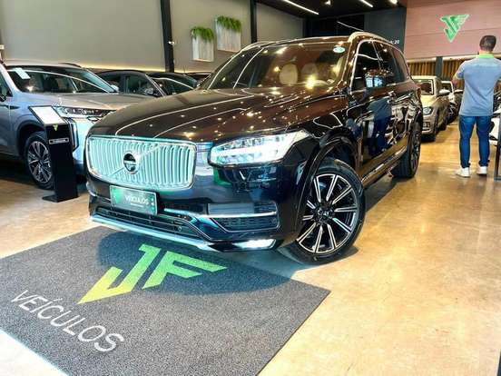 VOLVO-XC90-2017