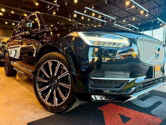 VOLVO-XC90-2017
