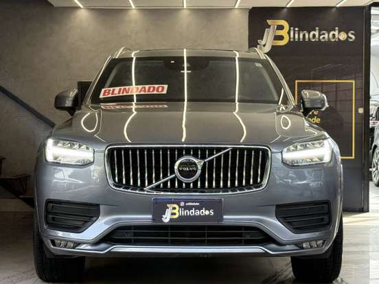 VOLVO-XC90-2020